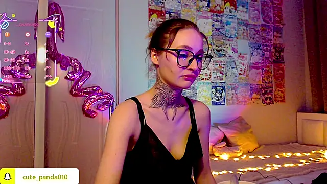 Snapshot of Milky_way_UwU chatting on 02-22-26, 01:18 Milky way UwU online show from 02-22-26, 01:18