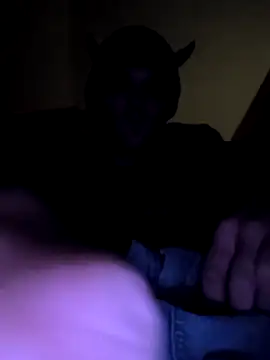 Snapshot of potholder420 chatting on 10-11-25, 04:44 potholder420 online show from 10-11-25, 04:44