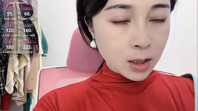 Snapshot of Qwi-V1 chatting on 01-20-25, 11:43 Qwi-V1 online show from 01-20-25, 11:43