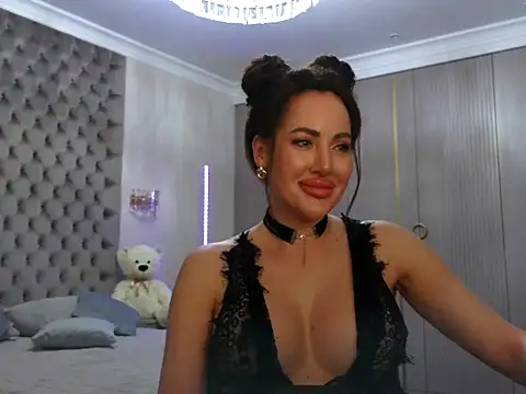 TianaPosh online show from 02-04-25, 10:02