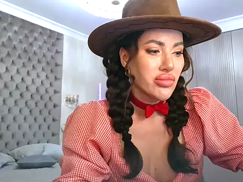 TianaPosh online show from 02-14-25, 08:48