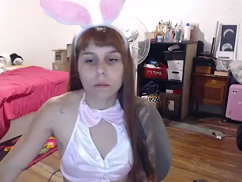 Snapshot of bunnylolaa4 chatting on 01-20-25, 11:10 bunnylolaa4 online show from 01-20-25, 11:10