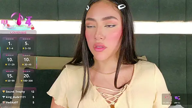 nicolle pierce online show from 11-12-25, 01:55