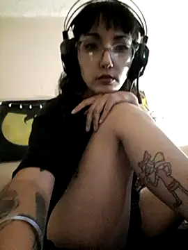 Snapshot of HighLilith chatting on 01-08-25, 02:25 HighLilith online show from 01-08-25, 02:25