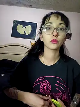 Snapshot of HighLilith chatting on 01-22-25, 06:42 HighLilith online show from 01-22-25, 06:42