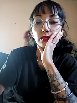 Snapshot of HighLilith chatting on 02-04-25, 10:45 HighLilith online show from 02-04-25, 10:45