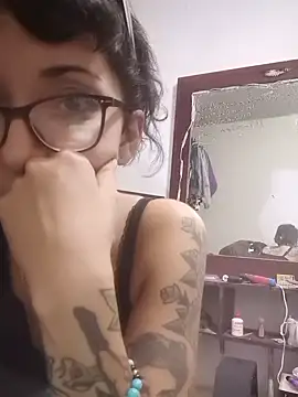 Snapshot of HighLilith chatting on 09-17-25, 04:30 HighLilith online show from 09-17-25, 04:30