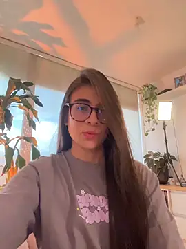 MariaIsabella8 online show from 04-15-26, 08:31