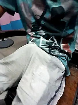 Snapshot of Afgref5335 chatting on 09-08-25, 05:12 Afgref5335 online show from 09-08-25, 05:12