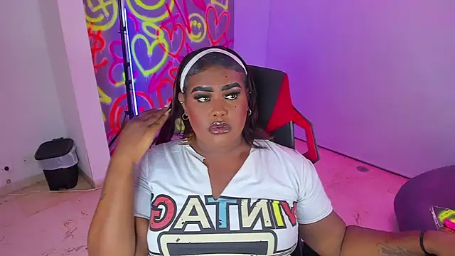 Snapshot of GEANNAROSE chatting on 01-15-26, 06:29 GEANNAROSE online show from 01-15-26, 06:29