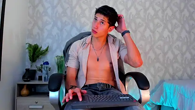 Dorianmistery2322  online show from 01-18-25, 04:26