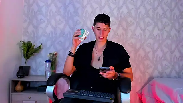 Dorianmistery2322  online show from 01-22-25, 07:25