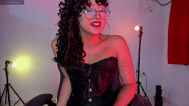 Snapshot of Heka_Prudence chatting on 06-10-26, 04:34 Heka Prudence online show from 06-10-26, 04:34