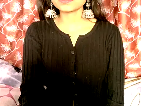 Snapshot of Sanjana_Gupta chatting on 12-18-24, 01:23 Sanjana Gupta online show from 12-18-24, 01:23