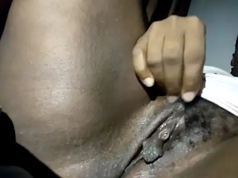 Snapshot of Naturaltree33 chatting on 03-18-26, 01:53 Naturaltree33 online show from 03-18-26, 01:53