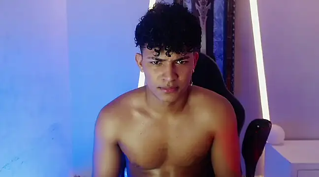 Snapshot of jamescurli_ chatting on 12-30-24, 07:59 jamescurli online show from 12-30-24, 07:59