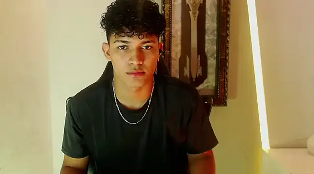 Snapshot of jamescurli_ chatting on 01-04-25, 04:44 jamescurli online show from 01-04-25, 04:44