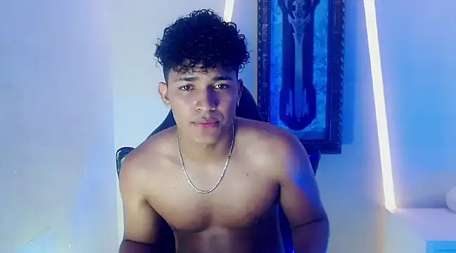 Snapshot of jamescurli_ chatting on 01-04-25, 08:17 jamescurli online show from 01-04-25, 08:17
