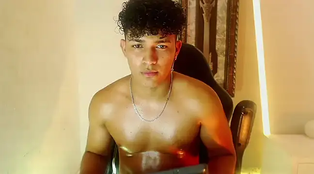Snapshot of jamescurli_ chatting on 01-05-25, 03:43 jamescurli online show from 01-05-25, 03:43