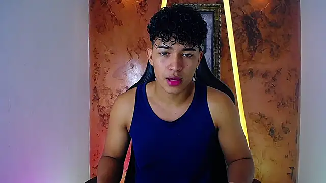Snapshot of jamescurli_ chatting on 02-17-25, 09:13 jamescurli online show from 02-17-25, 09:13