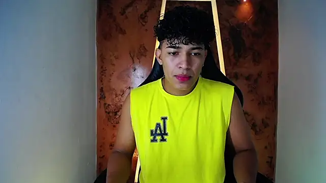 Snapshot of jamescurli_ chatting on 02-22-25, 03:45 jamescurli online show from 02-22-25, 03:45