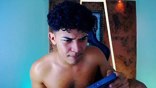Snapshot of jamescurli_ chatting on 02-27-25, 06:50 jamescurli online show from 02-27-25, 06:50