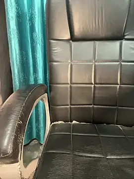 Snapshot of poision51 chatting on 04-12-26, 05:12 poision51 online show from 04-12-26, 05:12