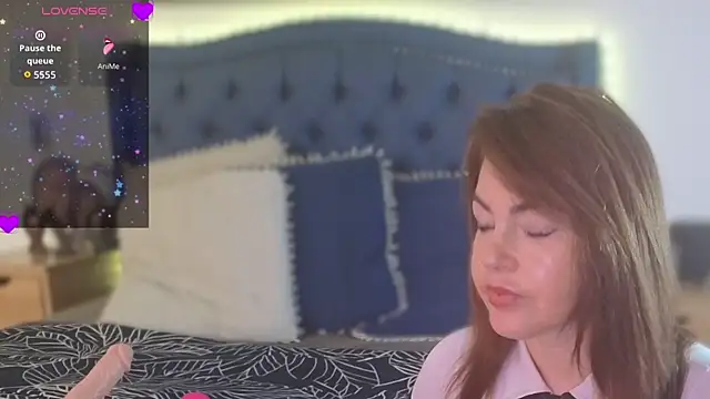 QueenYsuRey online show from 09-26-25, 02:54