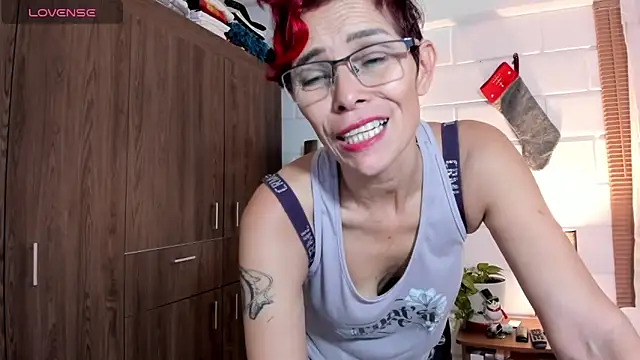Snapshot of MireyaTorresGu chatting on 12-28-24, 02:21 MireyaTorresGu online show from 12-28-24, 02:21