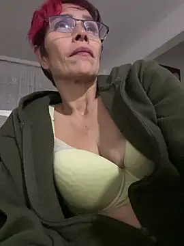 Snapshot of MireyaTorresGu chatting on 01-18-25, 12:57 MireyaTorresGu online show from 01-18-25, 12:57