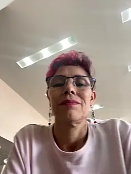 Snapshot of MireyaTorresGu chatting on 02-17-25, 05:53 MireyaTorresGu online show from 02-17-25, 05:53