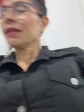 Snapshot of MireyaTorresGu chatting on 02-19-25, 12:25 MireyaTorresGu online show from 02-19-25, 12:25