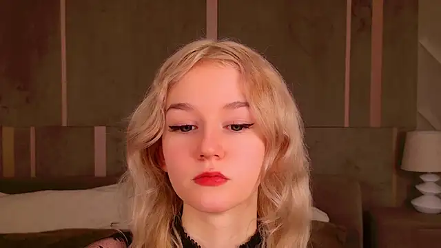 NaomiLoys online show from 02-09-25, 05:11