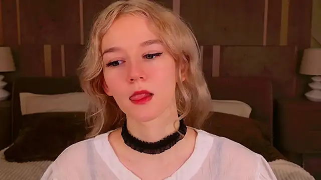 NaomiLoys online show from 02-10-25, 03:24