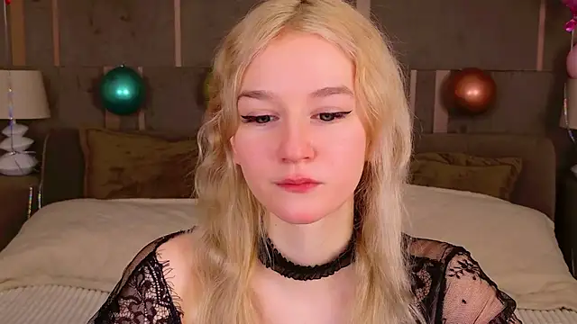 NaomiLoys online show from 02-15-25, 12:04