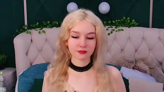 NaomiLoys online show from 02-17-25, 02:20