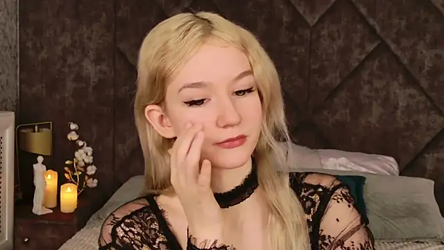 NaomiLoys online show from 02-21-25, 11:54