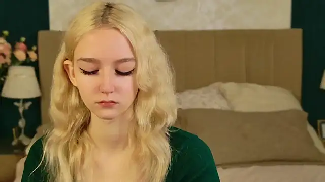 Snapshot of NaomiLoys chatting on 11-07-25, 10:48 NaomiLoys online show from 11-07-25, 10:48