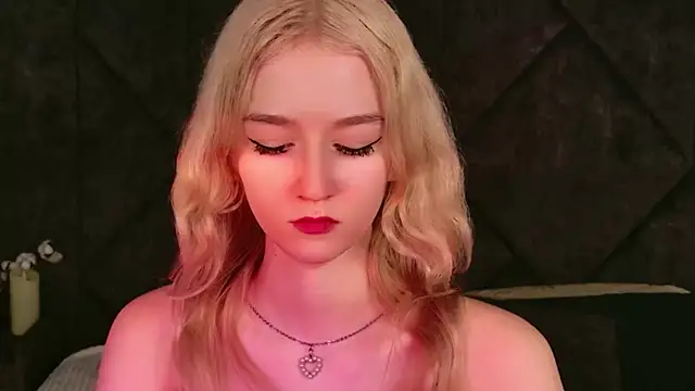 Snapshot of NaomiLoys chatting on 11-18-25, 10:52 NaomiLoys online show from 11-18-25, 10:52