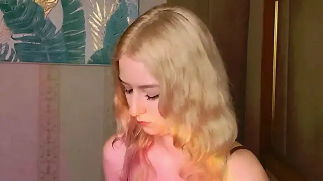 Snapshot of NaomiLoys chatting on 11-20-25, 11:21 NaomiLoys online show from 11-20-25, 11:21