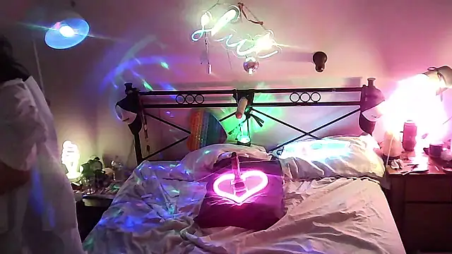 Snapshot of ingrid1982 chatting on 01-14-26, 04:56 ingrid1982 online show from 01-14-26, 04:56