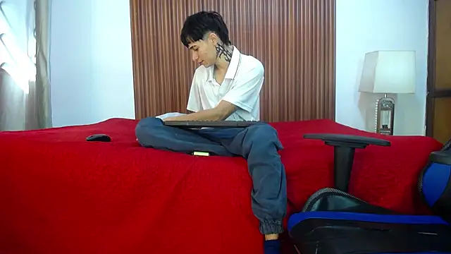 Snapshot of Zacktk7 chatting on 12-07-24, 04:14 Zacktk7 online show from 12-07-24, 04:14