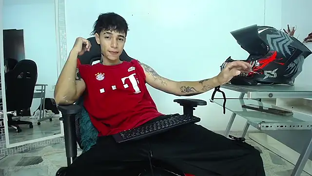 Snapshot of Zacktk7 chatting on 12-10-24, 11:19 Zacktk7 online show from 12-10-24, 11:19