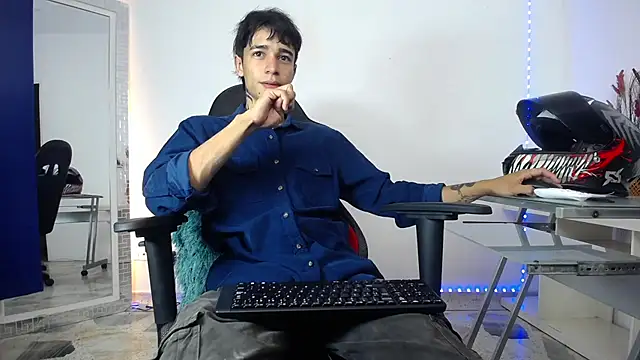 Snapshot of Zacktk7 chatting on 12-20-24, 11:16 Zacktk7 online show from 12-20-24, 11:16