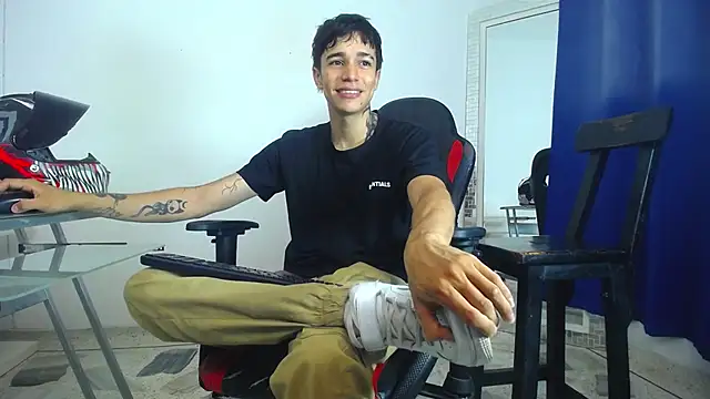 Snapshot of Zacktk7 chatting on 01-07-25, 09:14 Zacktk7 online show from 01-07-25, 09:14