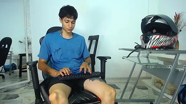 Snapshot of Zacktk7 chatting on 01-16-25, 08:03 Zacktk7 online show from 01-16-25, 08:03