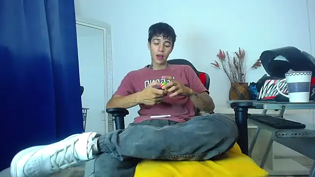 Snapshot of Zacktk7 chatting on 01-27-25, 02:02 Zacktk7 online show from 01-27-25, 02:02