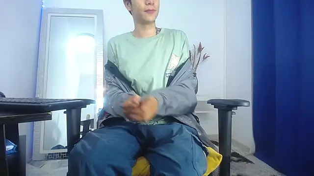 Snapshot of Zacktk7 chatting on 02-07-25, 09:15 Zacktk7 online show from 02-07-25, 09:15