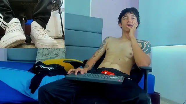 Snapshot of Zacktk7 chatting on 02-08-25, 05:39 Zacktk7 online show from 02-08-25, 05:39