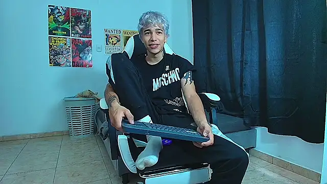 Snapshot of Zacktk7 chatting on 02-22-25, 02:30 Zacktk7 online show from 02-22-25, 02:30